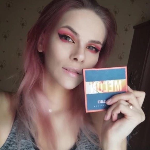 Eyeshadow palette shimmer glitter shiny holographic beauty eyes makeup neon - Picture 6 of 6